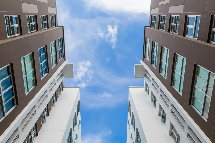 Condominium in a big City condominio