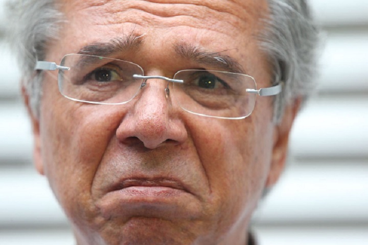 Paulo Guedes retirado de entrevista - tudo combinado, segundo Fábio Faria