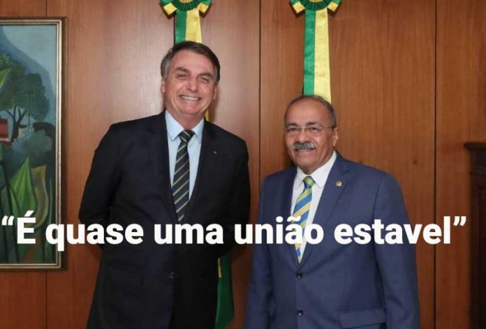 Senador-que-escondia-mais-de-R$-30-mil-na-cueca-pede-licença-quase-uniao-estavel Senador que escondia mais de R$ 30 mil na cueca pede licença