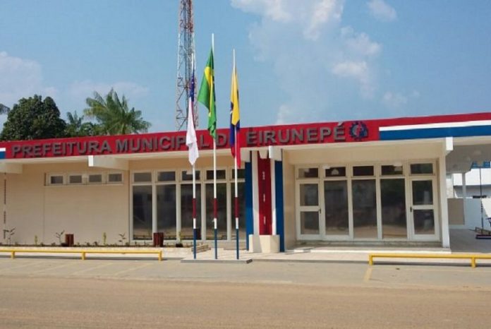 Justiça condena ex-prefeito do Amazonas por improbidade administrativa Justiça condena ex-prefeito do Amazonas por improbidade administrativa
