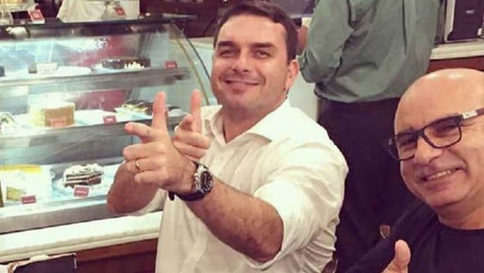 Carmem Lúcia dá 24h para Heleno e Ramagem explicarem relatórios sobre caso Queiroz Carmem Lúcia dá 24h para Heleno e Ramagem explicarem relatórios sobre caso Queiroz