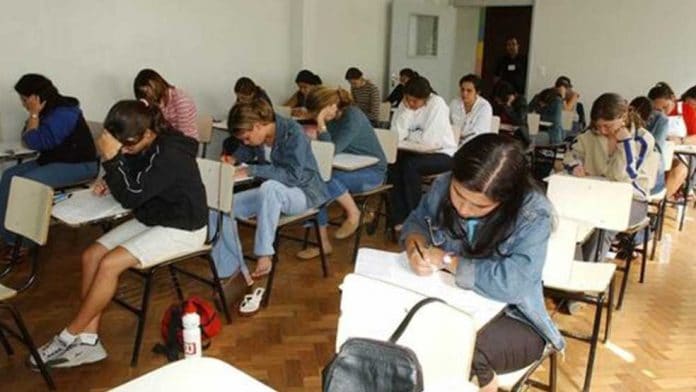 Início das aulas presenciais nas universidades federais passa a ser no dia 1º de março de 2021 Início das aulas presenciais nas universidades federais passa a ser no dia 1º de março de 2021