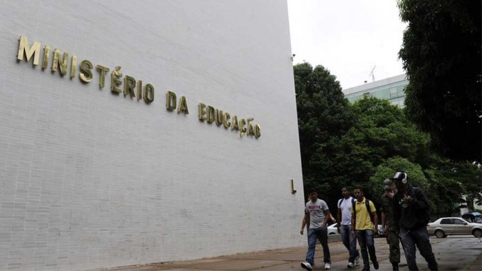 MEC-divulga-possível-cronograma-dos-primeiros-processos-seletivos-PROUNI-e-FIES-2021 MEC divulga possível cronograma dos primeiros processos seletivos PROUNI e FIES – 2021