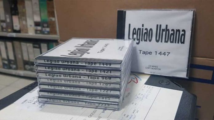 Polícia encontra material inédito de Renato Russo em deposito de gravadora Polícia encontra material inédito de Renato Russo em deposito de gravadora