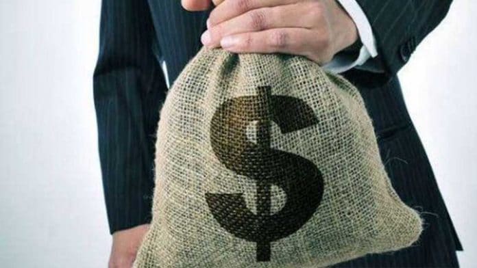 Sonegação de impostos no Brasil causa prejuízos anuais de R$ 417 bi Sonegação de impostos no Brasil causa prejuízos anuais de R$ 417 bi