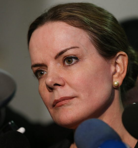 Gleisi Hoffmann denuncia anistia para golpistas e reforça compromisso do STF com a democracia